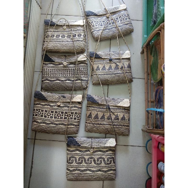 Tas Selempang Rotan Khas Dayak