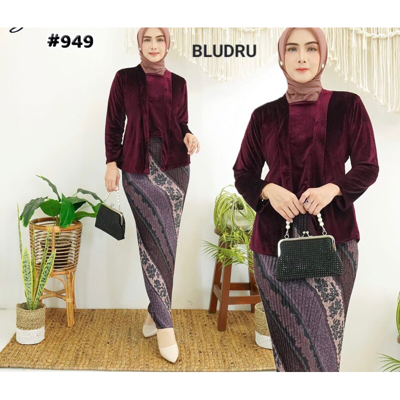 atasan bludru model kutu baru