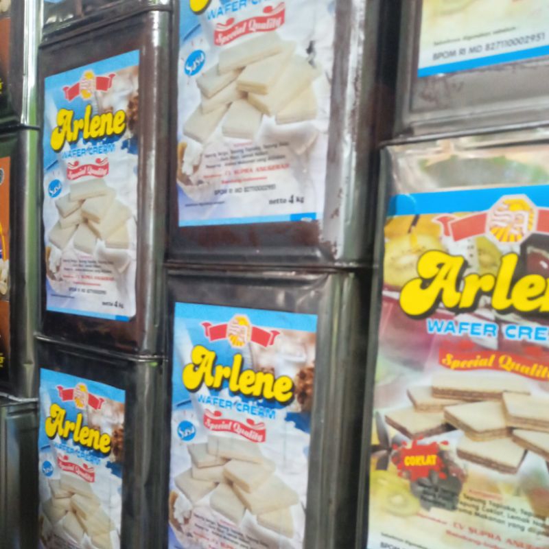 

waper biscuit kiloan kemasan kaleng/blek merk ARLENE netto 4kg.