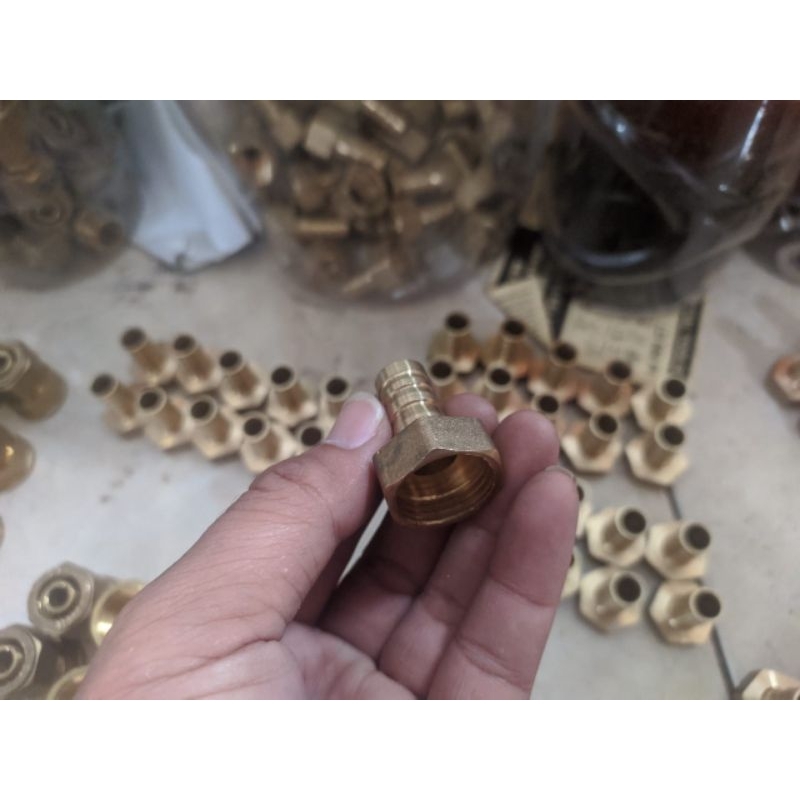 Sambungan nepel gas drat dalam 1/2 inch