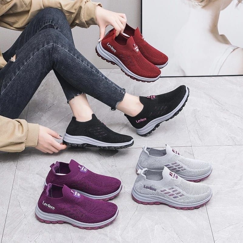 Sepatu Sneakers Wanita Tanpa Tali Polos /Sneakers Santai Wanita