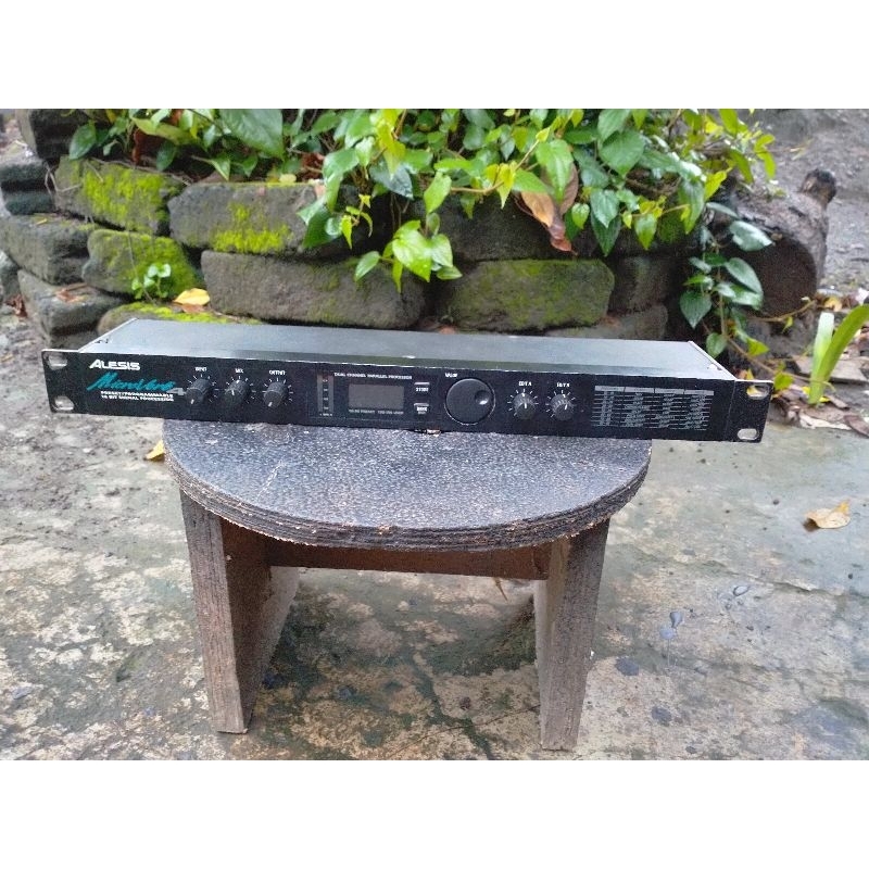 EFEK VOKAL ALESIS MICROVERB 4 ORIGINAL MADE IN TAIWAN