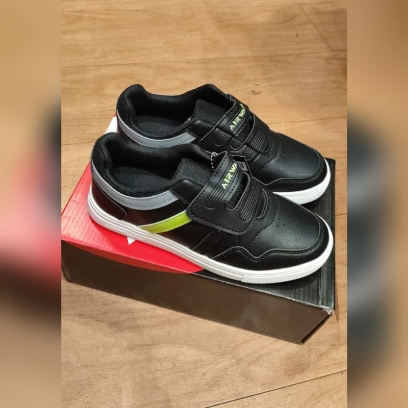 Sepatu sekolah airwalk kids hitam (sol putih)
