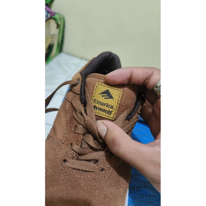 sepatu emerica