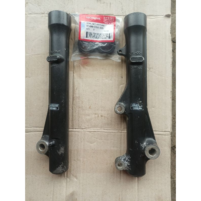 bottom shock depan Beat, Scoopy,Vario,1set original gratis shil shok