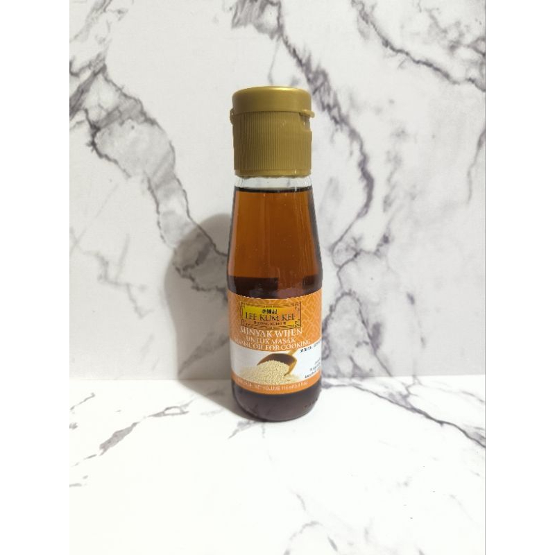 

saus minyak wijen LEE KUM KEE blended sesame oil LKK 115ml