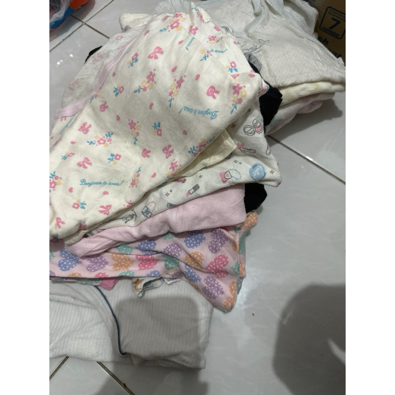baju bayi bekas dalaman baju anak kutang tank top cowo cewe perempuan laki laki