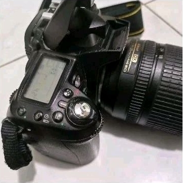 Kamera DSLR Nikon D90 Kit Lensa DX VR 18-105mm F3.5-5.6G ED Tele
Harga baru 6jt an
Bonus
filter UV
c