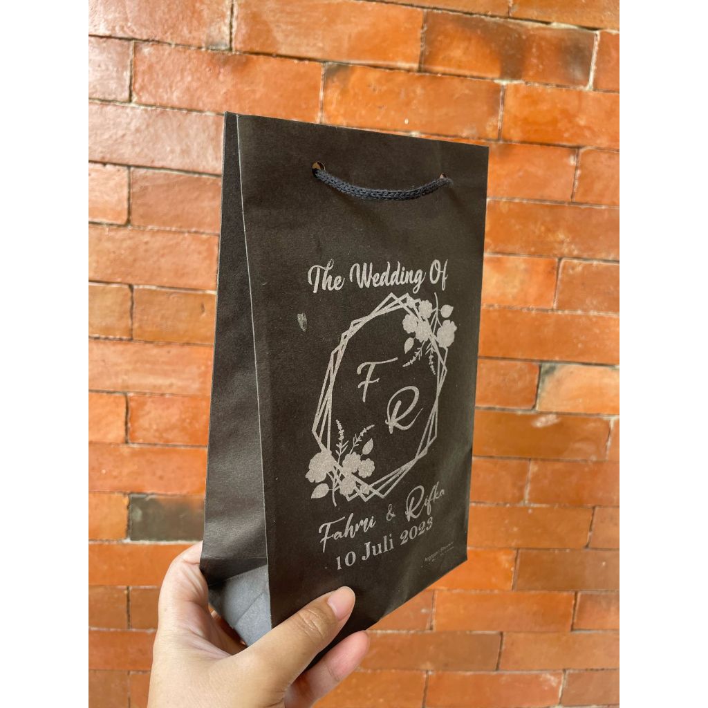 

Paperbag hitam polos murah pernikahan khitan uk 15