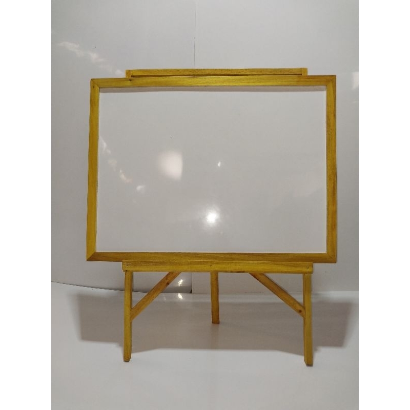 

papan tulis anak dengan ukuran besar 80x60cm +peyanga+srpidol+pengapus