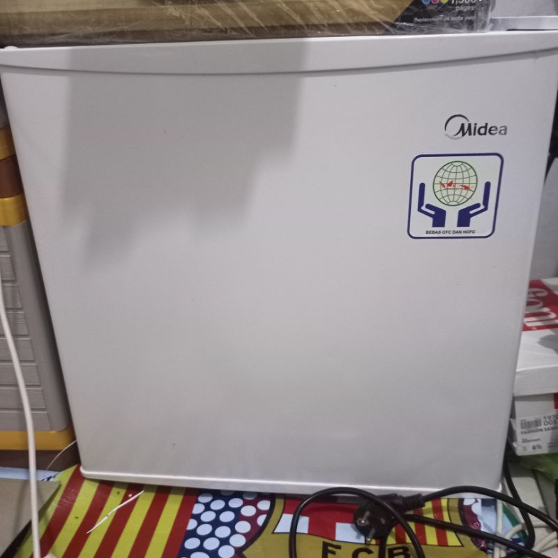Kulkas Mini Midea