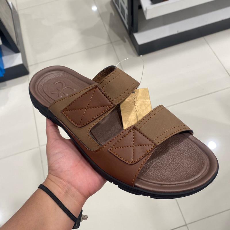 YONGKI KOMALADI SANDAL SLIP-ON LEBARAN PRIA PROMO MATAHARI
