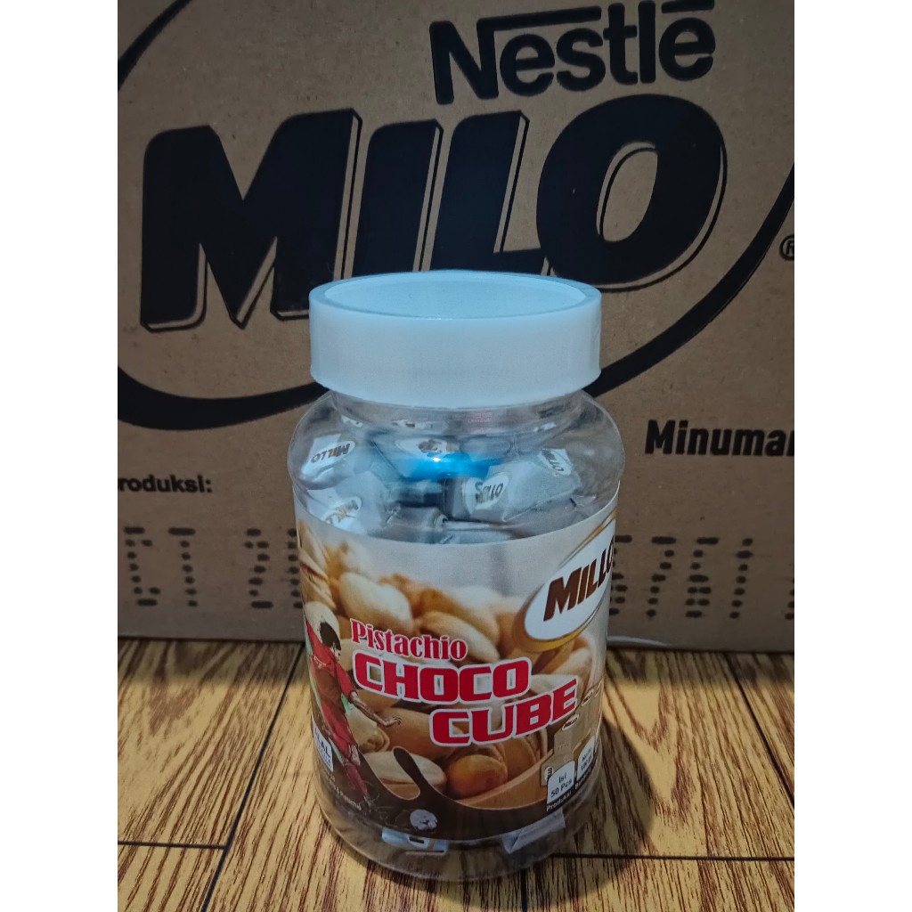 

Kacang Pistachio/Fustuk Milo/Millo Cube 1 Toples (Isi 50 Cube) Murah Lebay ....