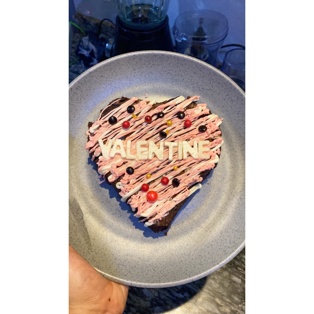 

Brownies Bella Valentine Edition Personal Size Love