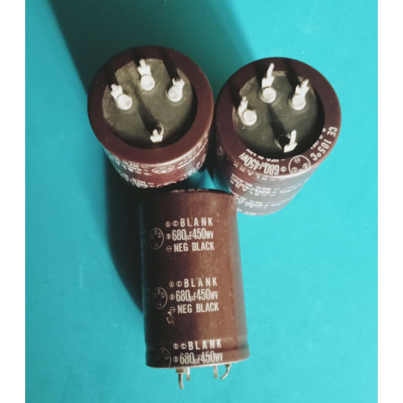 elco kaki4 450v 680uf T 6.5cm D 4cm