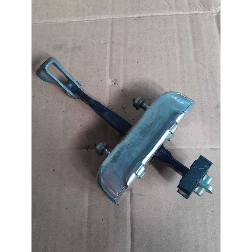 Stopper Check Door Pintu Belakang Bagasi Rush Terios Lama Ori