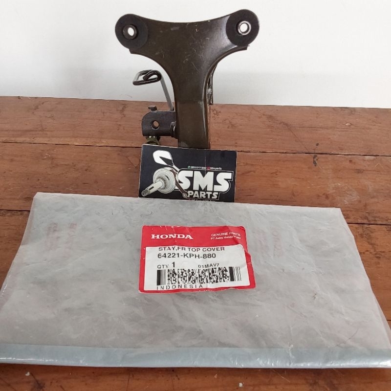 Dudukan Cover Front Tameng Panel Depan Karisma Original 64221 KPH 880