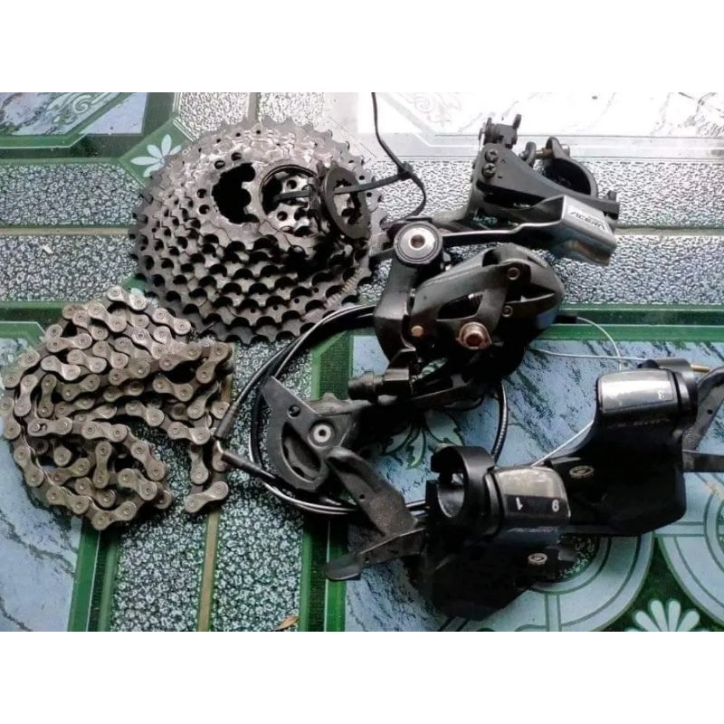 mini groupset Shimano Acera 9 speed