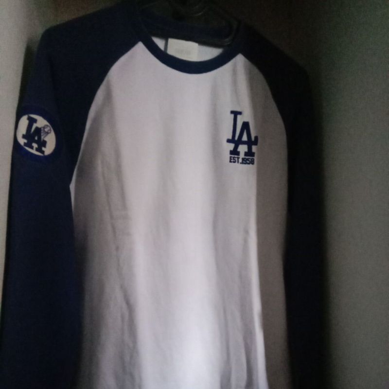 Sweater Crewneck LA Putih Biru laki-laki