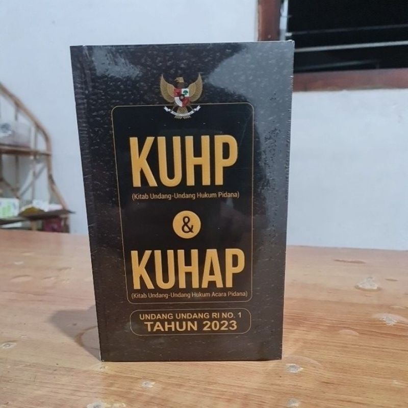 Buku KUHP & KUHAP