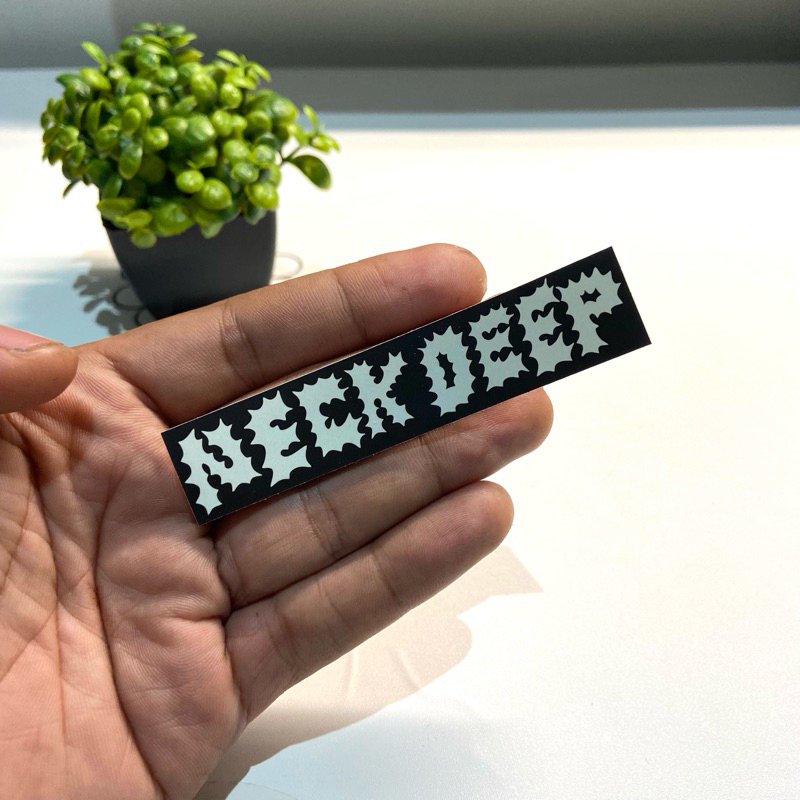 

STICKER NECK DEEP BAND DESIGN