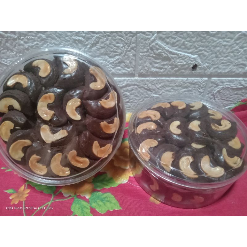 

Mede coklat dan Mede putih