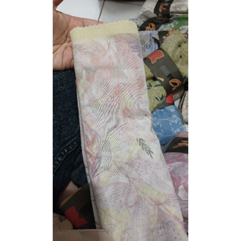 kerudung motif warna salem