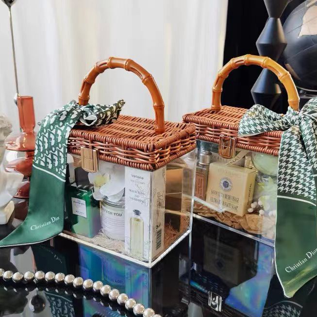 

DISKON Tas Kotak Hampers Hadiah Pernikahan Akrilik Bambu Portabel