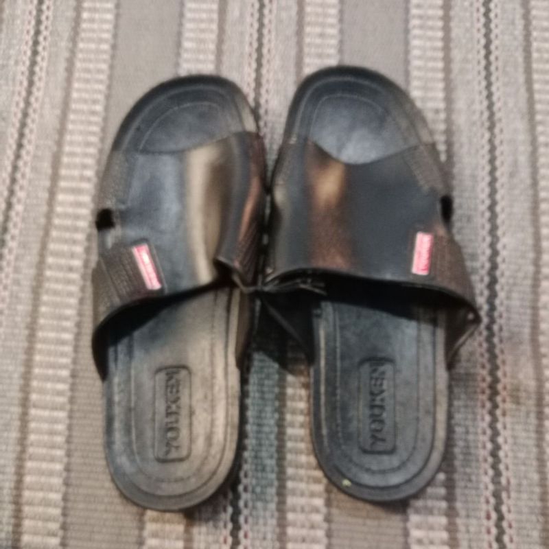 sandal slop cowok youken