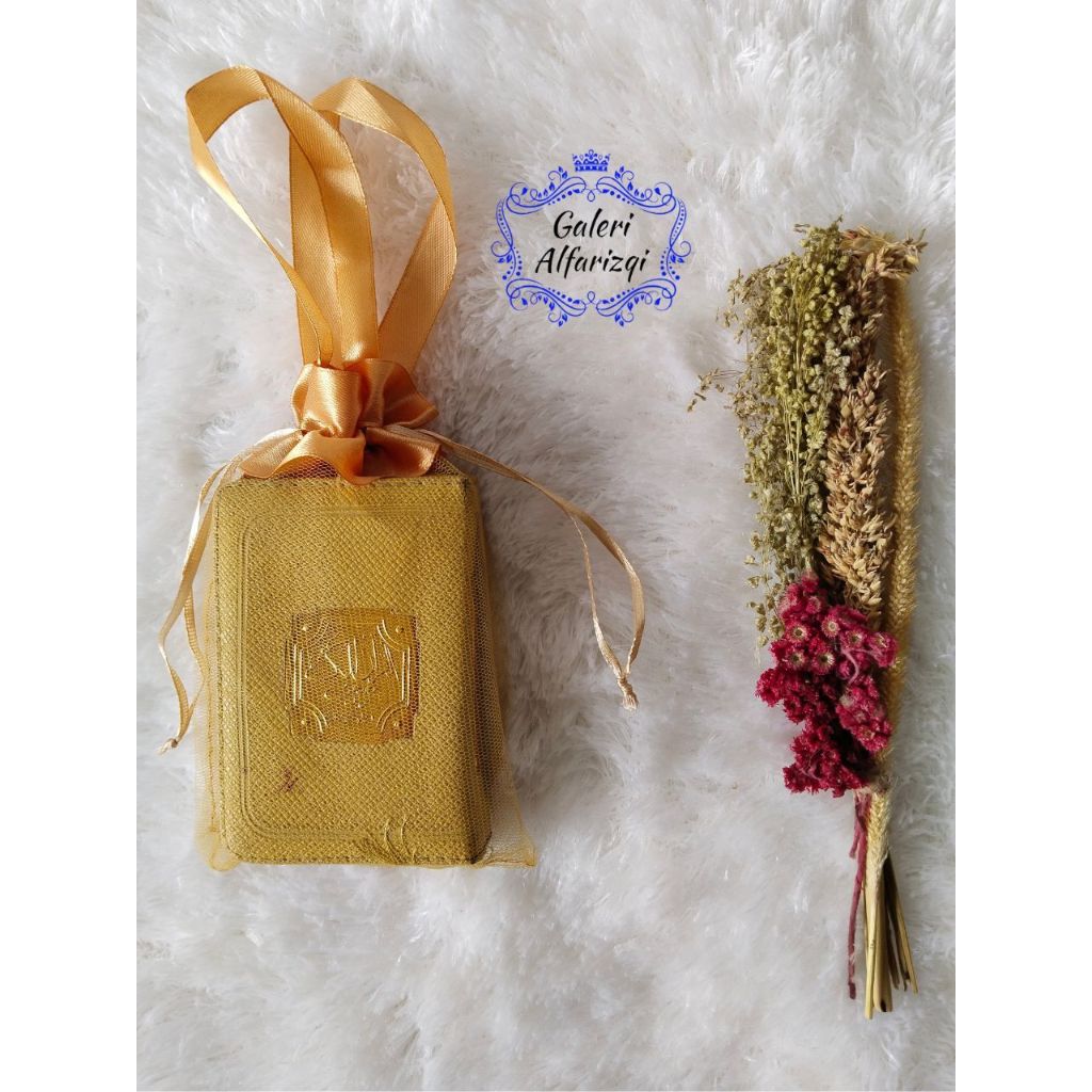 

Tas Kantong Sarung Tile Serut Untuk Pembungkus Souvenir Al Qur'an Saku Kecil A7