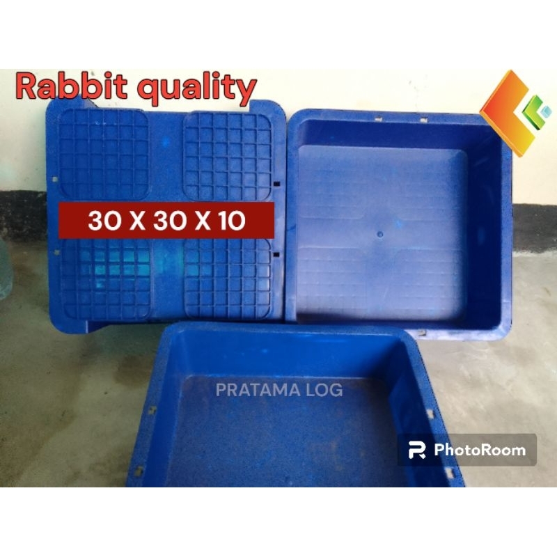 Box kontainer bekas merk rabbit (30x30x10cm)