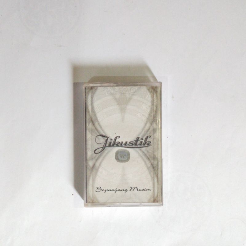 Kaset jikustik sepanjang musim