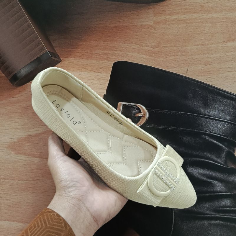 SLIP ON FLATS SHOES WANITA RINGAN LENTUR ELASTISITAS || SEPATU FLAT LAVIOLA ORIGINAL STOCK TERBATAS.
