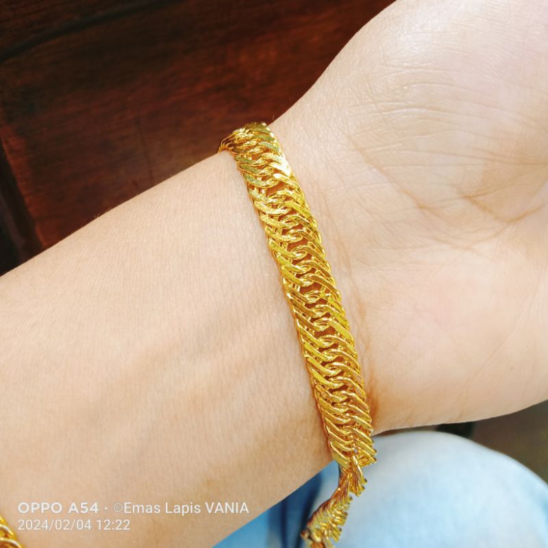 Gelang lapis emas tipis persis seperti emas asli