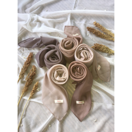 naura hijab-plan square-anti meleyot-Plain Square / Segi Empat pollycotton