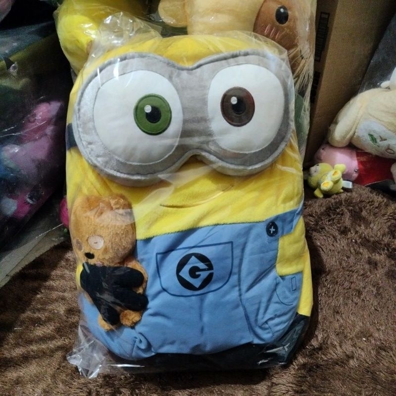 boneka Minion pegang Teddy Original