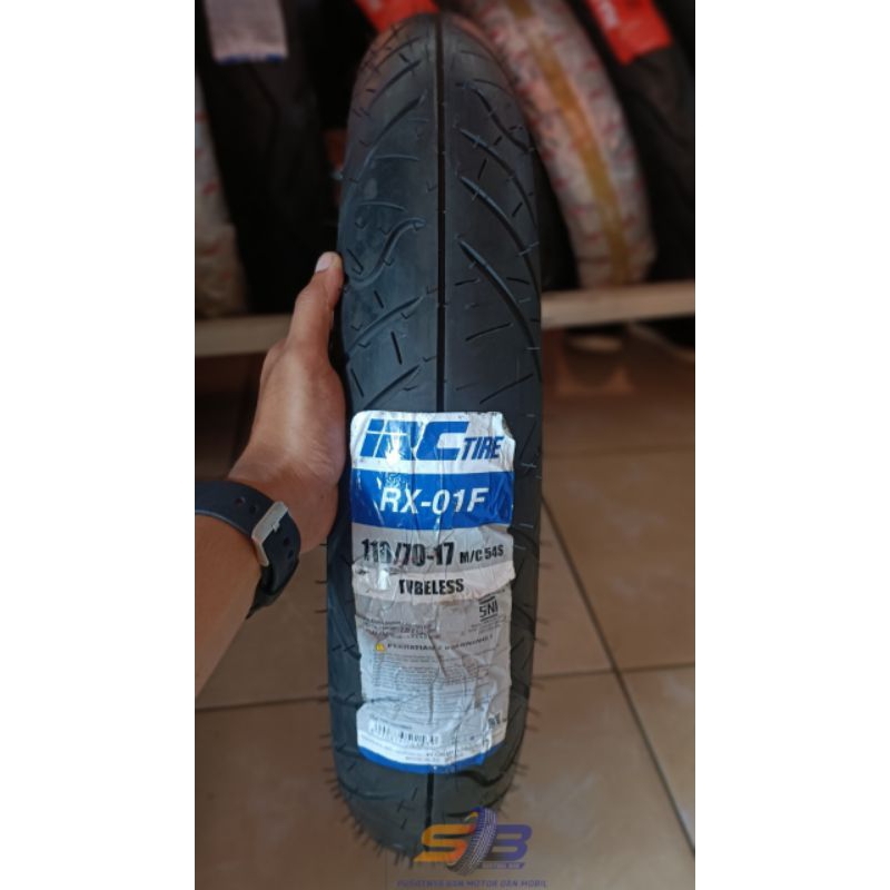 Ban IRC 110/70 Ring 17 Tubeless