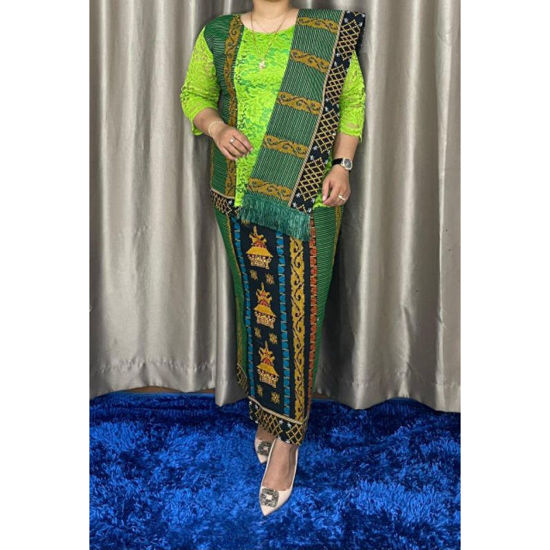 stelan rok selendang rumah adat