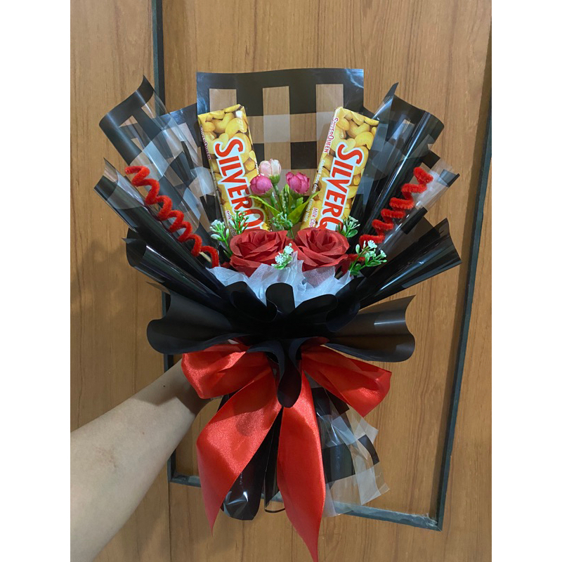 

Buket coklat silverqueen 58gr