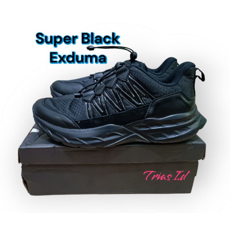 Sepatu lari merk exduma/sepatu fullblack buat sekolah kuliah kerja/sepatu exduma/sepatu tni/sepatu r