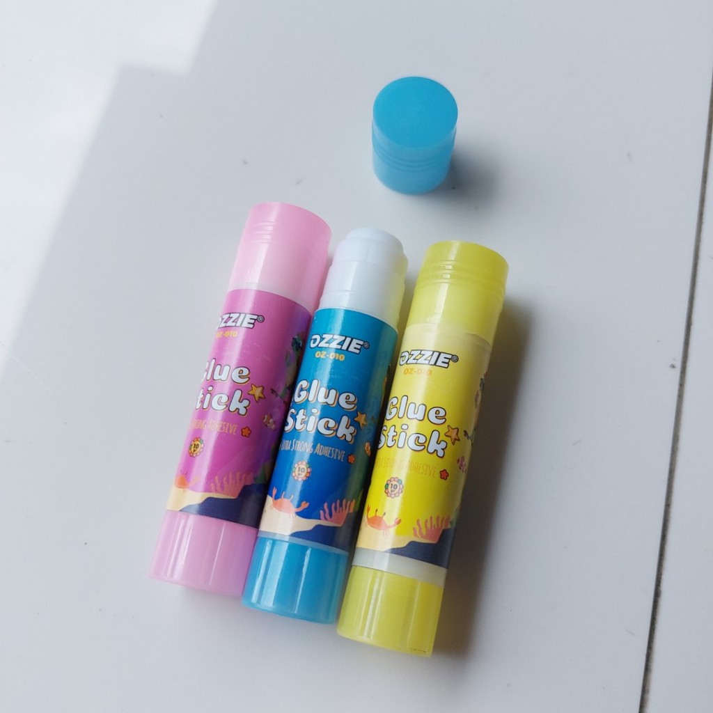

Lem OZZIE Glue Stick Fancy 10 Gram - 1 Buah