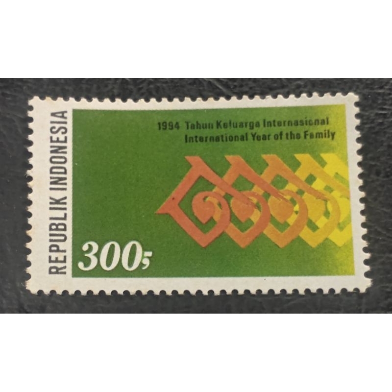 

prangko Lawas Set Lengkap/Singel Set Tahun keluarga internasional 1994