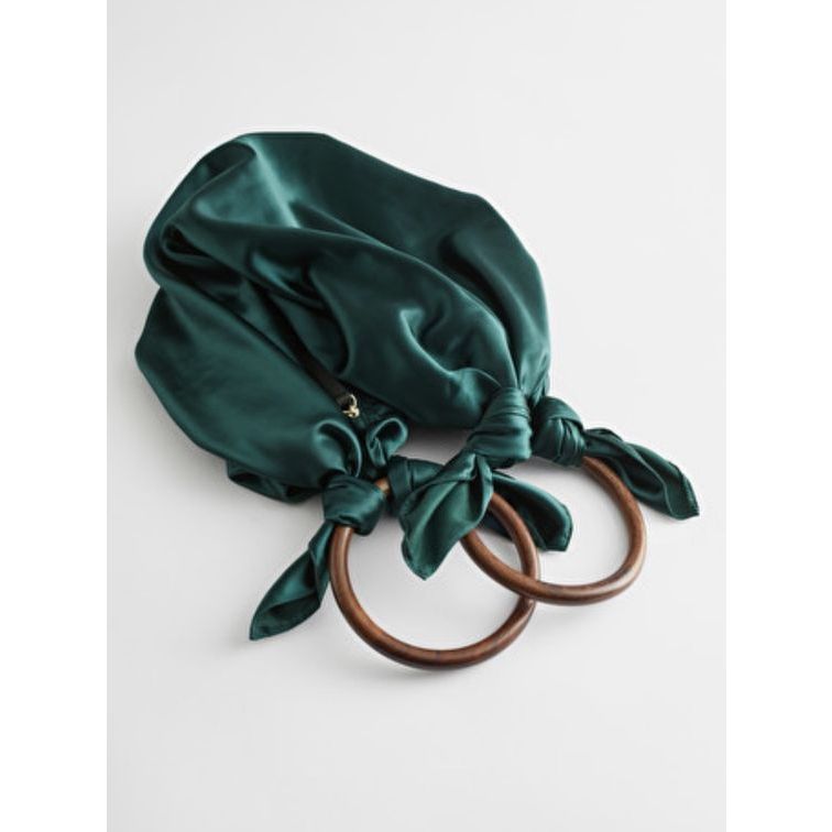 

Tas Hampers Souvenir Bahan Satin Wooden Holder | Custom Souvenir Bag