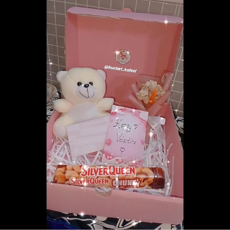 

Pembuatan Hampers Hari Valentine