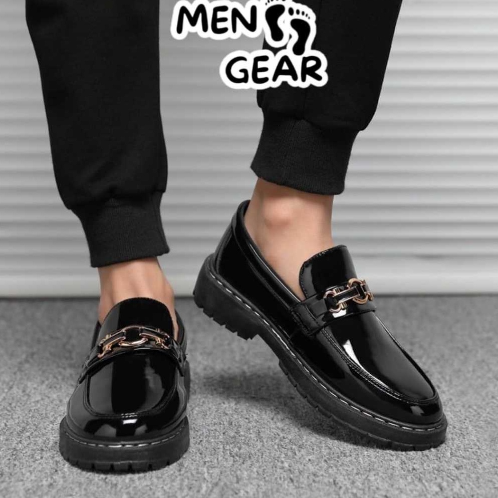 SUPER DISKON MENFOOTGEAR Sepatu Pria Sepatu Cowo Hugo Docmart