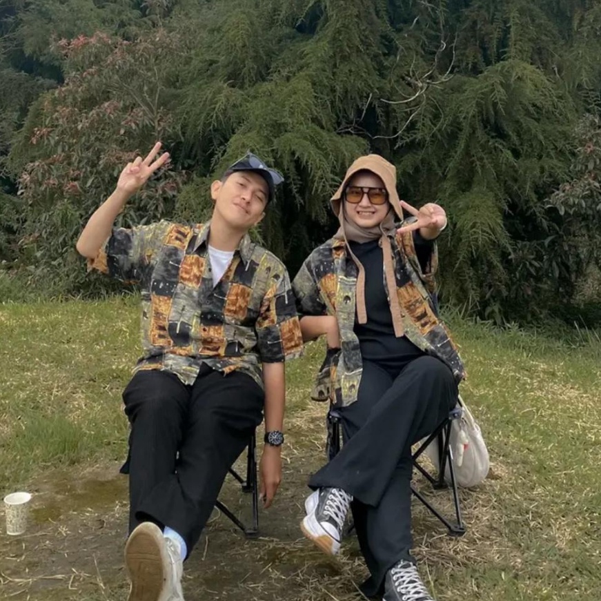 Hemat dan Berkualitas Kemeja Couple Vintage Retro Casual Lengan Pendek Premium Terbaru Kekinian Baju
