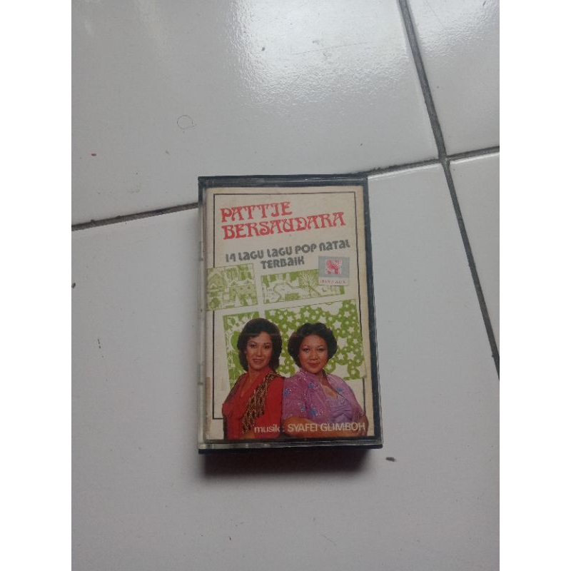 Kaset Pattie Bersaudara pop natal