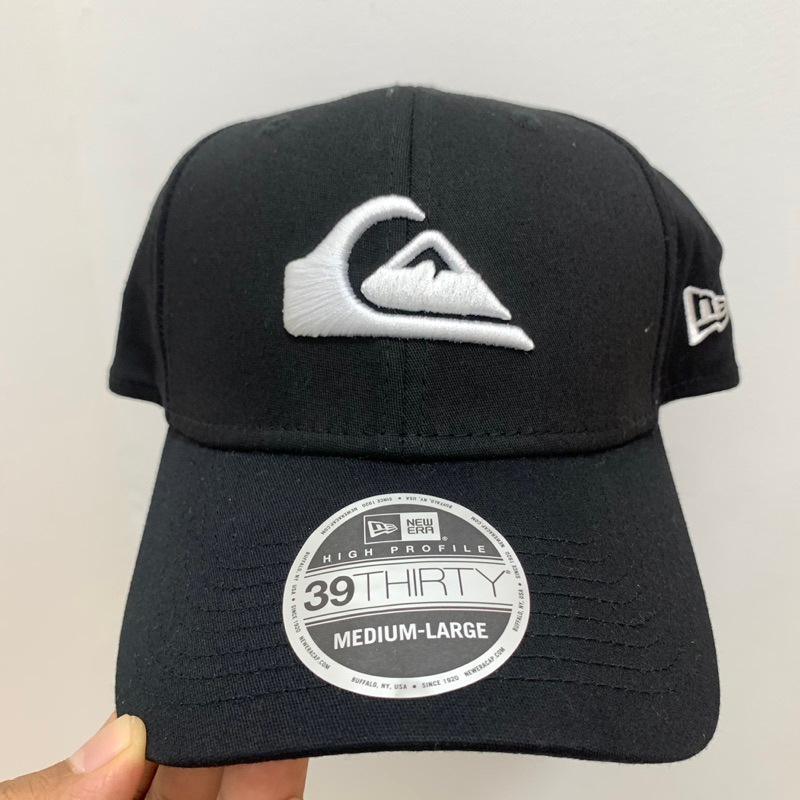 TOPI PRIA QUIKSILVER ORIGINAL FLEXFIT MOUNTAIN AND WAVE BLACK