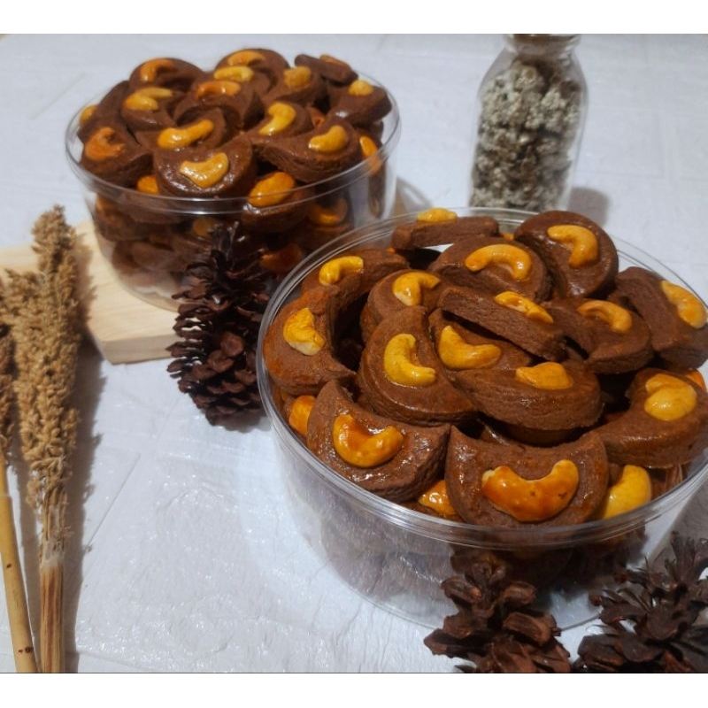 

CHOCO CASHEW COOKIES / COOKIES KACANG METE CHOCO COOKIES CHOCOLATE 250GRM