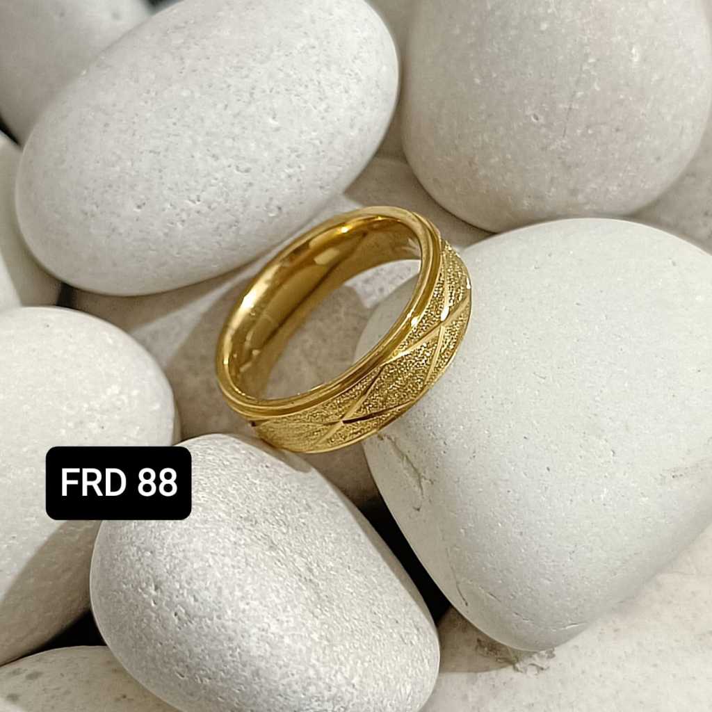 CINCIN TITANIUM WANITA/PRIA TERLARIS TERMURAH SILVER/EMAS/HITAM